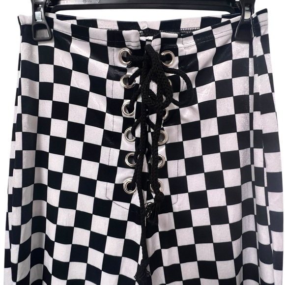 Stylish Checkered Wide Leg Women's Pants - Picture 2 of 6